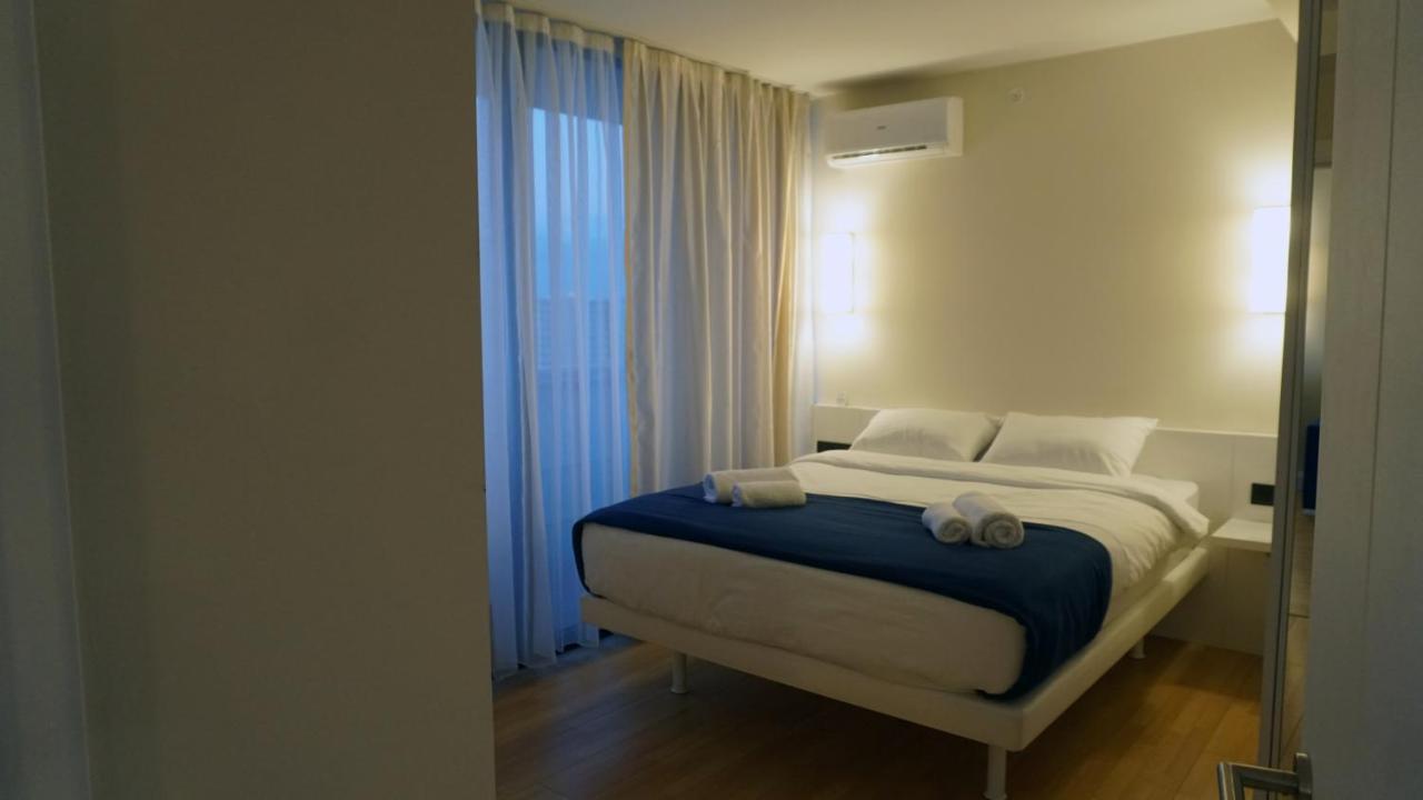 Trip Batumi Aparthotel Buitenkant foto