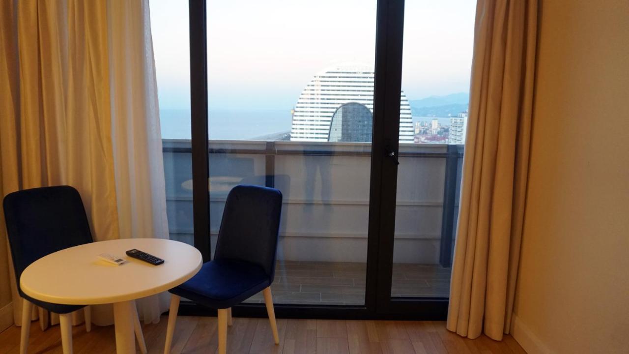Trip Batumi Aparthotel Buitenkant foto