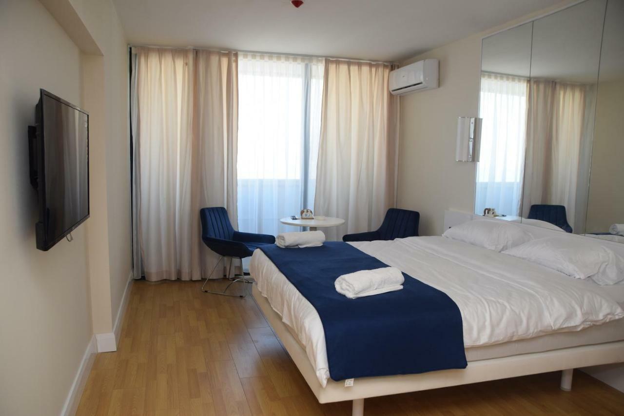 Trip Batumi Aparthotel Buitenkant foto